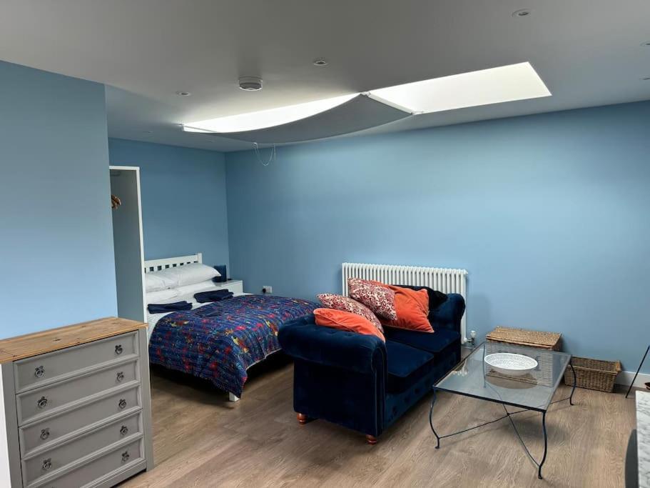 Studio, Ideally Located At Beautiful Lizard Point, Cornwall Apartment Helston Exterior photo